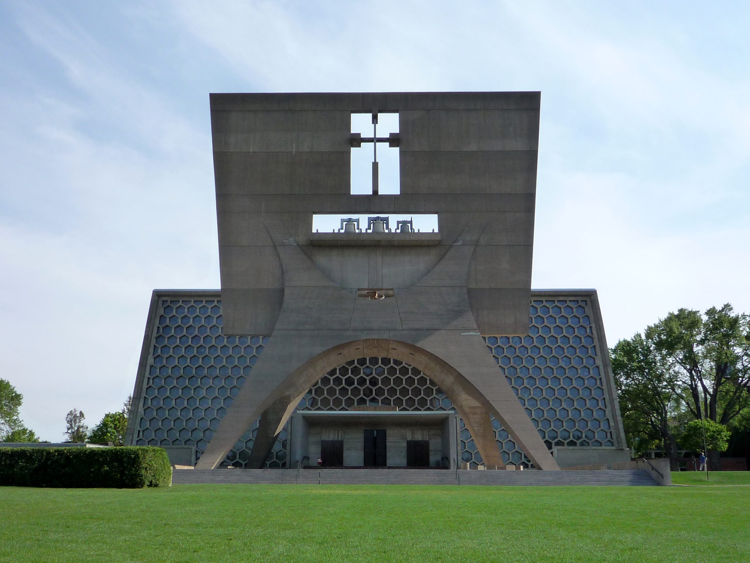 The German Catholic community in St. Cloud, Minnesota: St. Johns Abbey Church at Collegeville, designed by Marcel Breuer (1961)