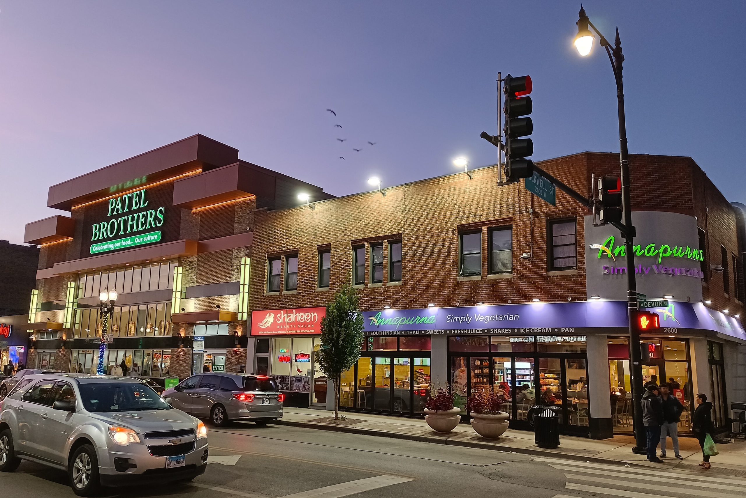 The Indian community on Devon Avenue, Chicago