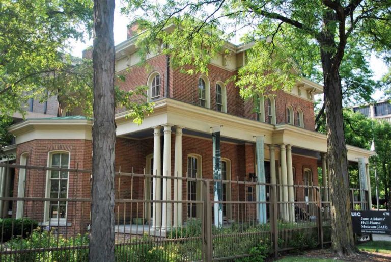 The Italian community on Taylor Street, Chicago
