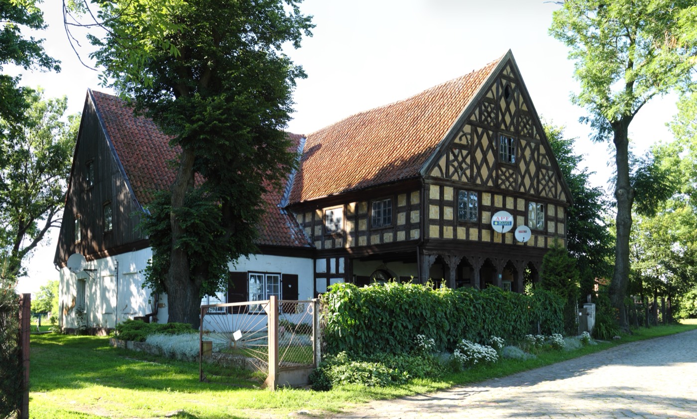 The Peters surname: a Mennonite farmhouse in the Vistula delta